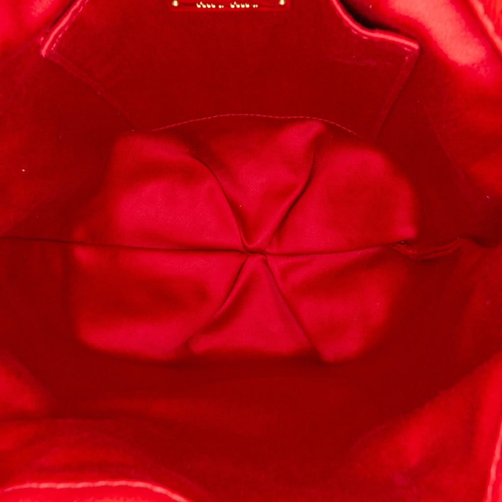 Pre-Owned Authenticated Miu Miu Tassel Accent Bucket Bag Calf Leather Red DrawstringBag Unisex (Good)