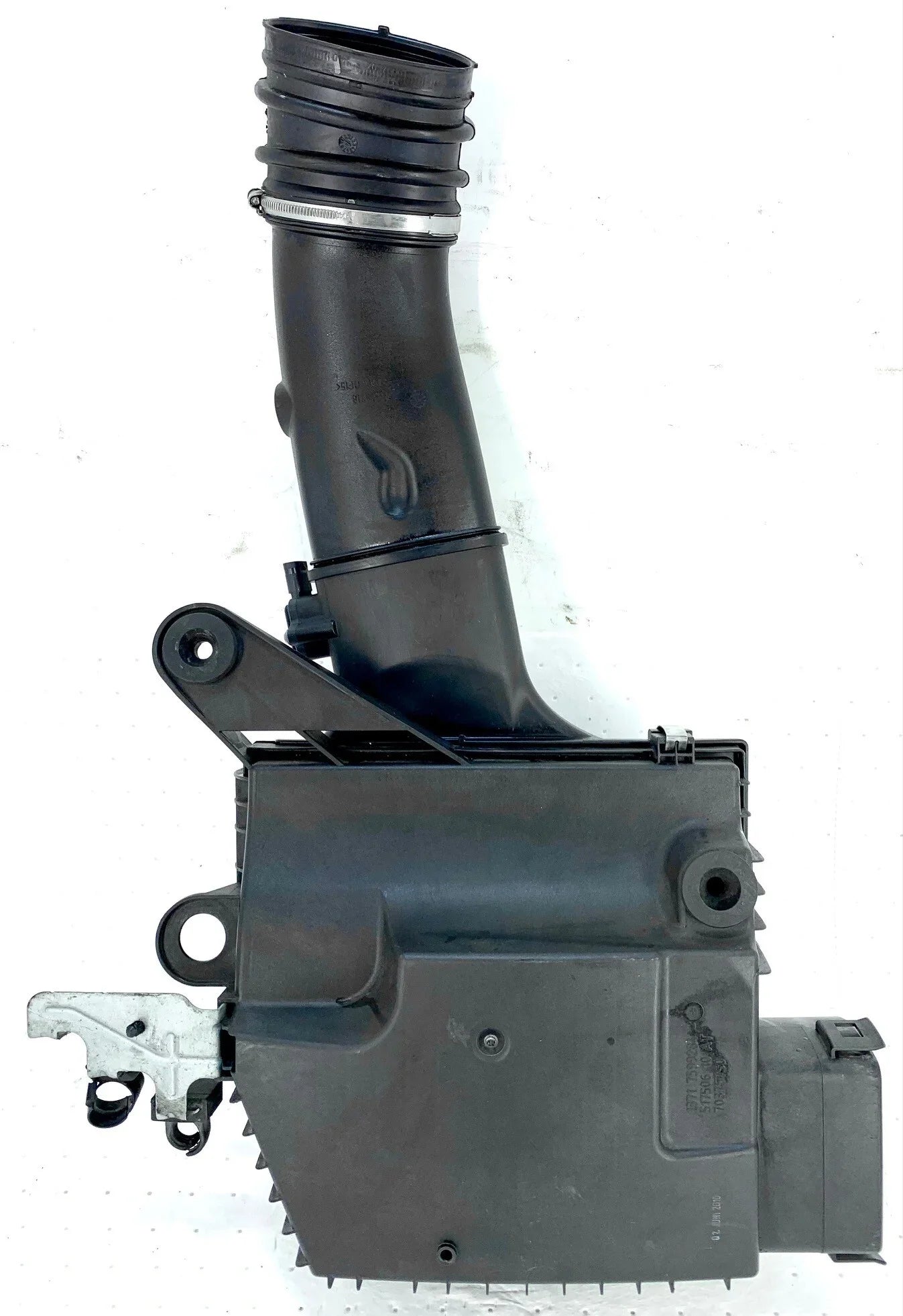Pre-Owned 2011-2013 BMW 335i Air Cleaner Assembly and Air Flow Meter 3.0L Turbo Gas OEM (Good)