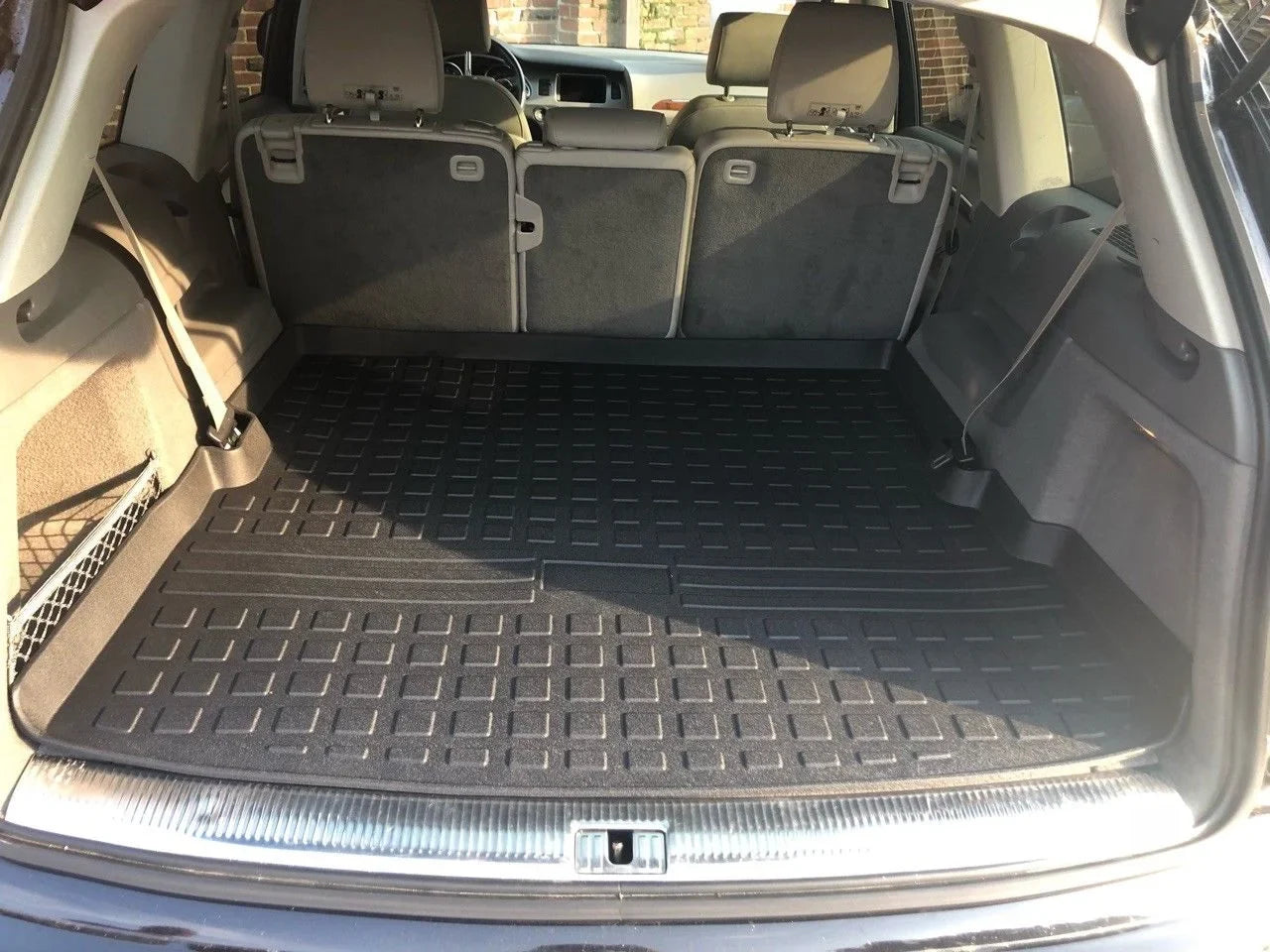 Laser measured custom fit Trunk Cargo Rubber Tray Liner for Audi Q7 2007-2015