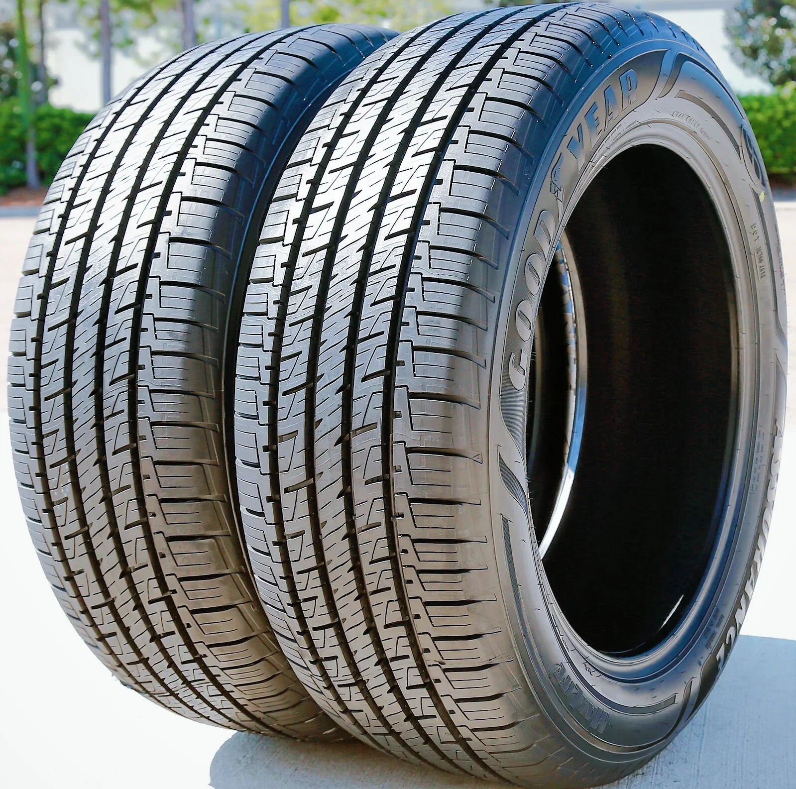 Goodyear Assurance Maxlife 215/55R18 94H All-Sizeeason Tire