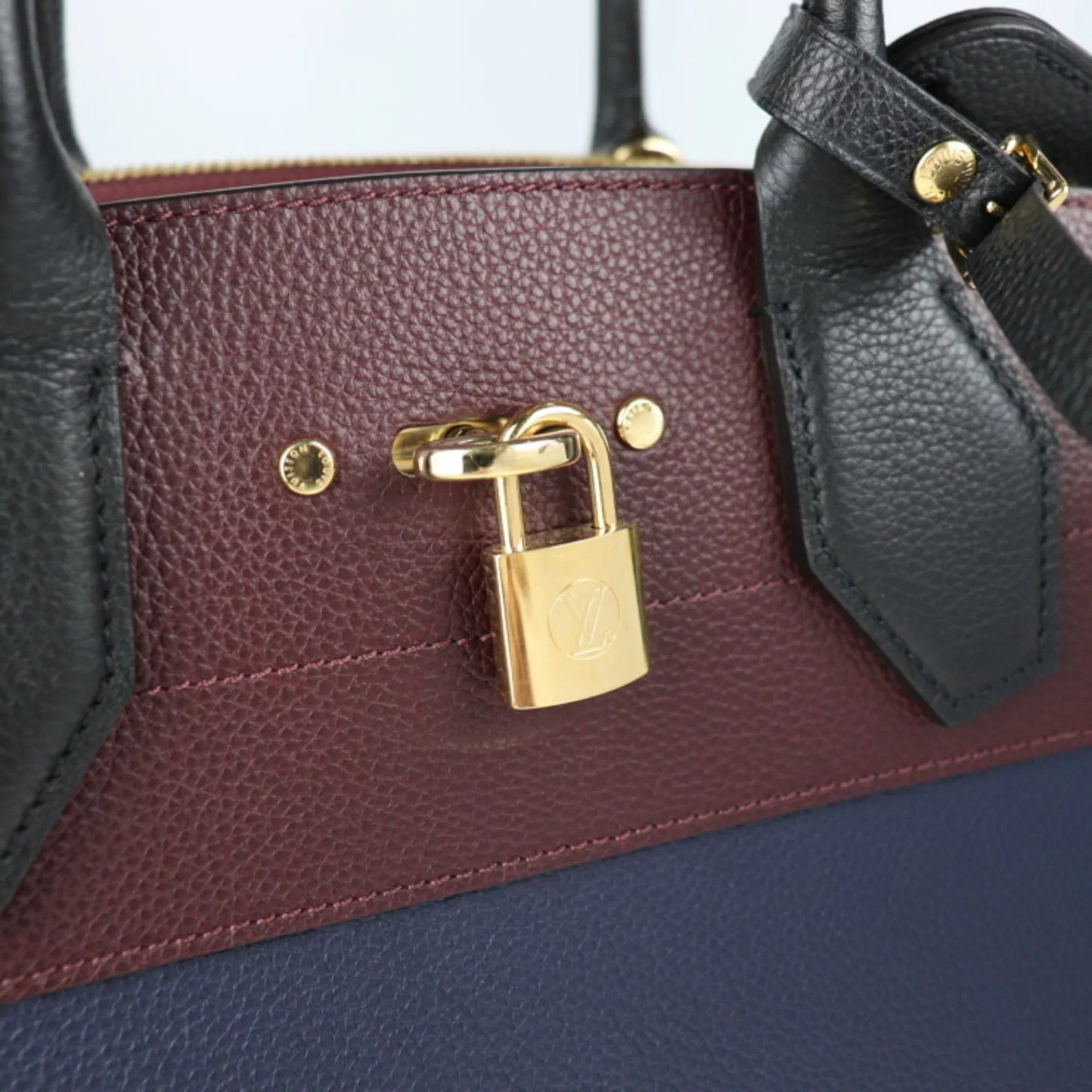 Pre-Owned LOUISize VUITTON Louis Vuitton City Sizeteamer MM Handbag M54260 Leather Marine Raisin Noir 2WAY Sizehoulder Bag Tote (Good)