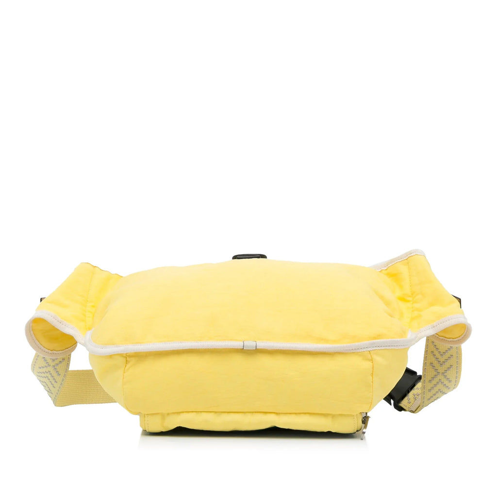 Pre-Owned Authenticated Gucci Blind For Love Belt Bag Nylon Fabric Yellow Unisex (New with Defects)