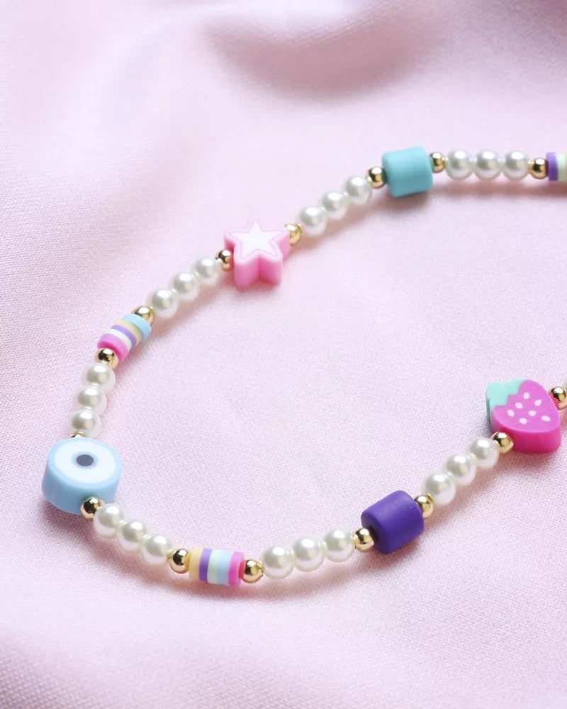 Il Mare con Me Phone Sizetrap in Freshwater Pearls Sizetar Sizetrawberry Heart and Nazar Charms