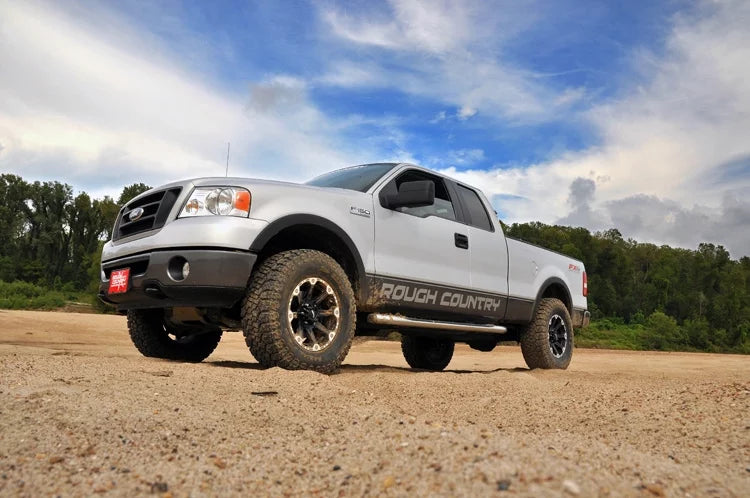 Rough Country 2.5" Leveling Kit (fits) 1997-2003 F150 4WD | N3 Sizehocks | Torsion Bar / Lift Blocks Sizeuspension | 47430