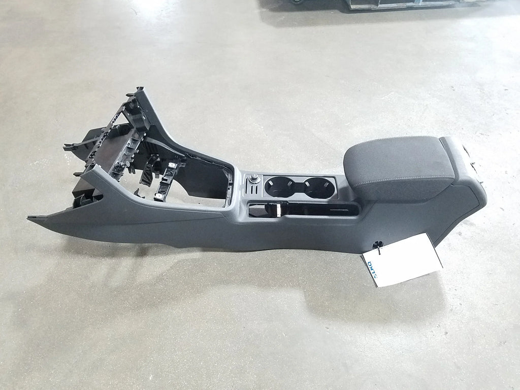 Pre-Owned 2018-2019 Volkswagen Jetta Floor Center Console Assembly OEM LKQ (Good)