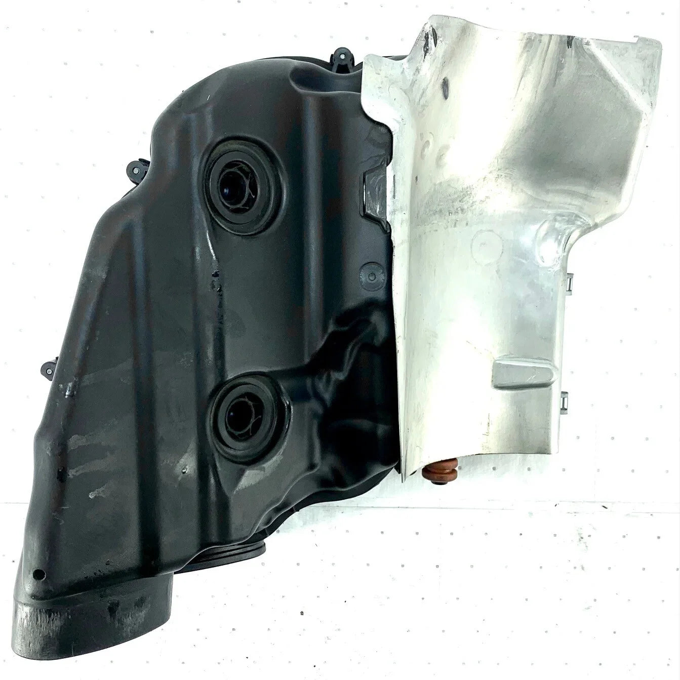Pre-Owned 2009-2012 BMW 750 Passenger RH Air Cleaner and Air Flow Meter 4.4L Turbo OEM (Good)