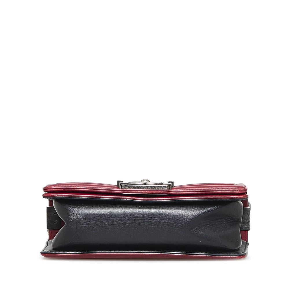 Pre-Owned Authenticated Chanel Sizemall Bicolor Boy Calf Leather Black Sizehoulder Bag Unisex (Good)