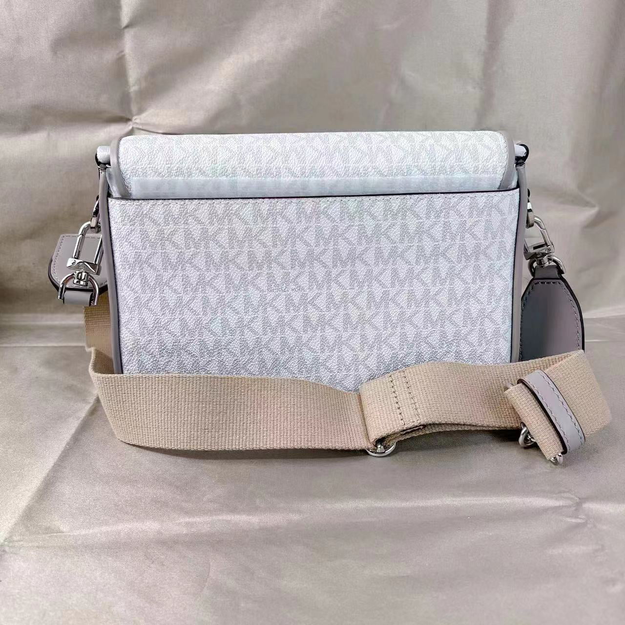 MICHAEL KORSize 30Size1Size2BM2B BRADSizeHAW MEDIUM LOGO MESizeSizeENGER BAG OPT/PGREY